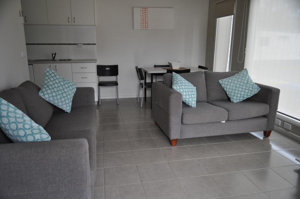 Kangerong Holiday Park Red Hill South Room photo