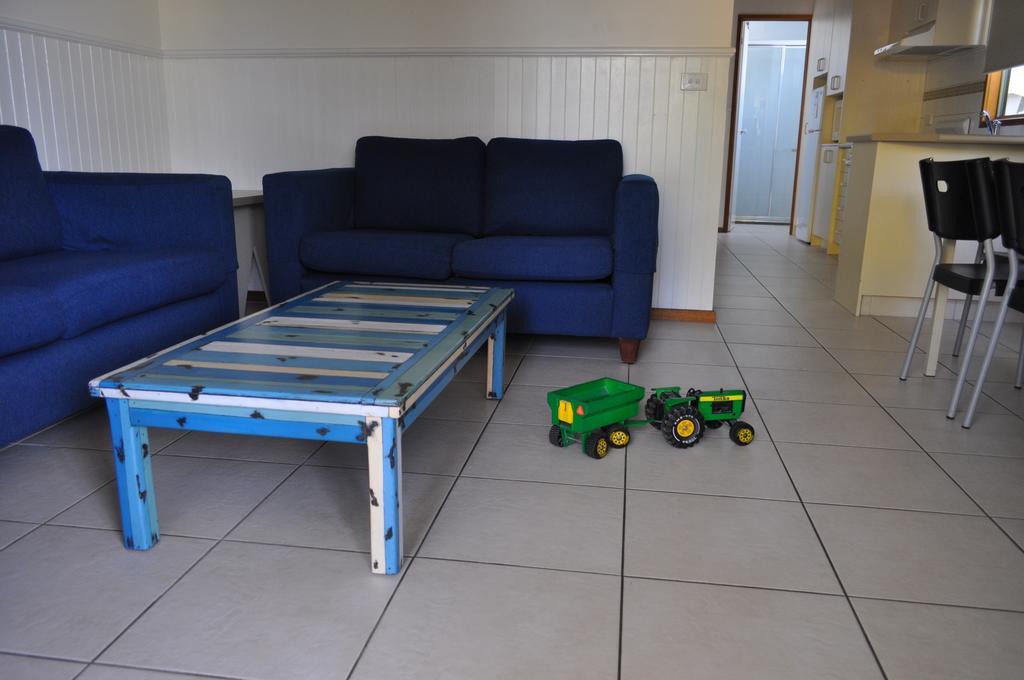 Kangerong Holiday Park Red Hill South Room photo